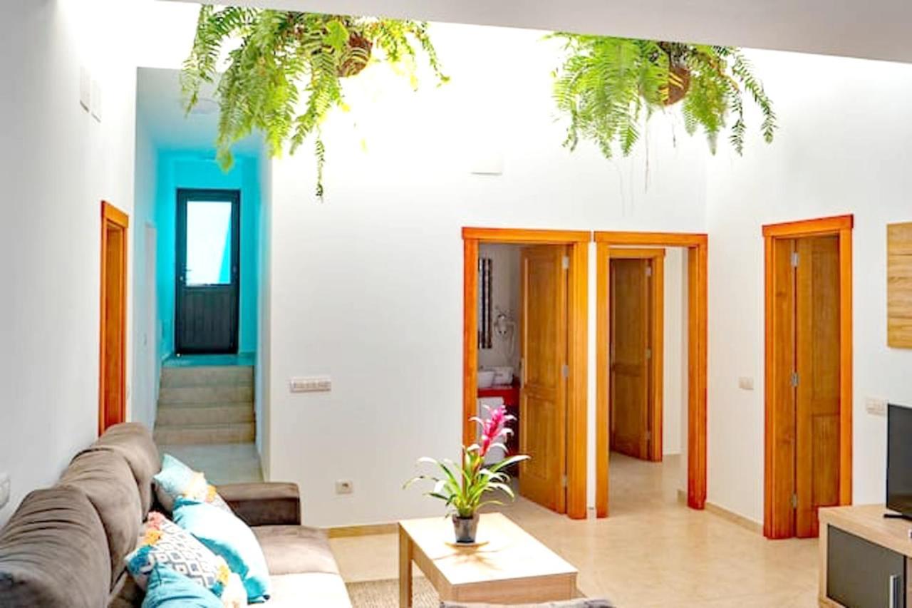 Comfortable House In Tias With Free Parking Luaran gambar