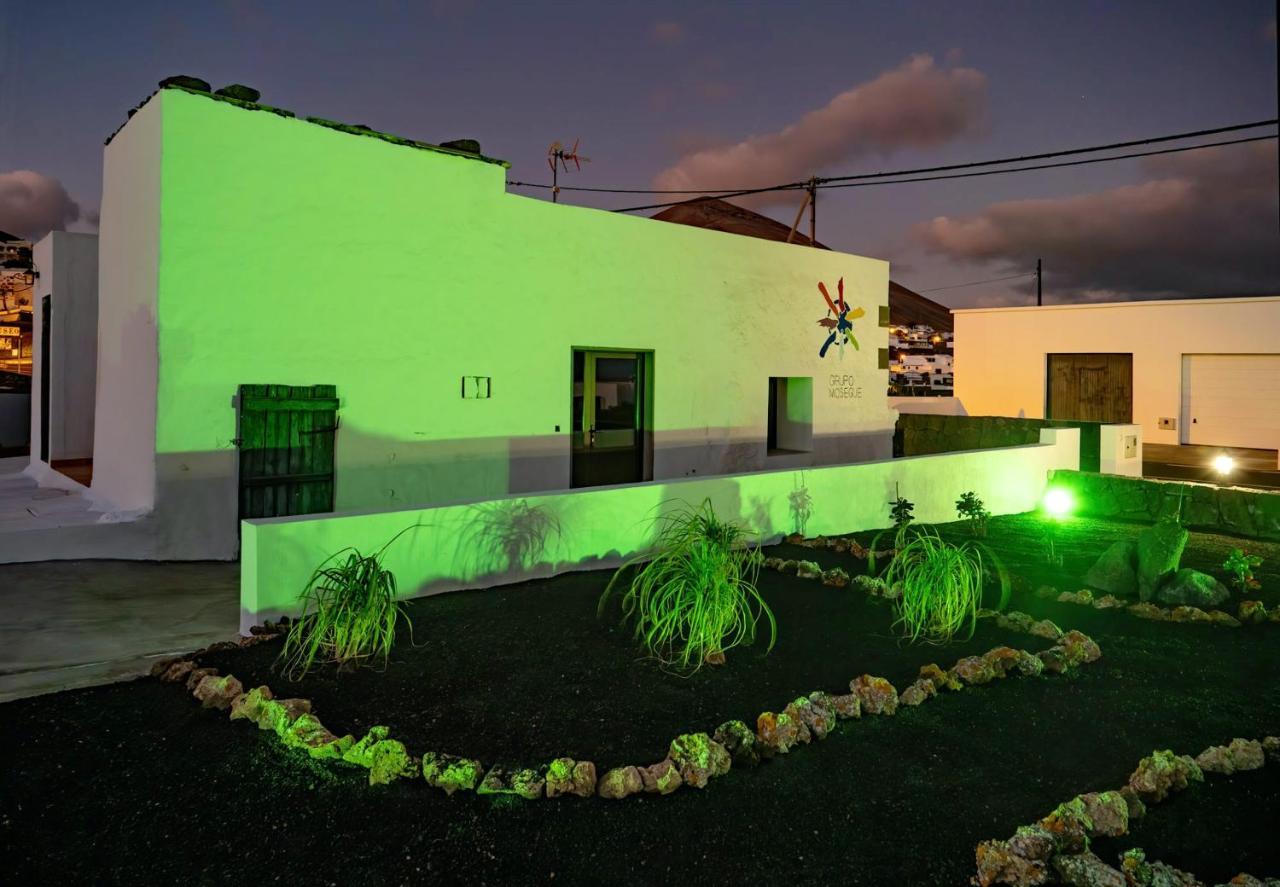 Comfortable House In Tias With Free Parking Luaran gambar